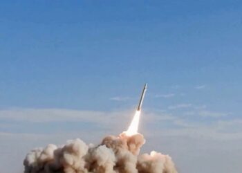 IRAN akan melancarkan serangan ke beberapa negara Eropah jika Amerika Syarikat (AS) meningkatkan lagi konflik dengan negaranya. - AFP