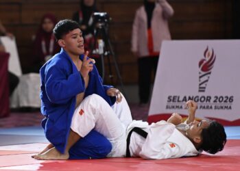 AKSI Muhammad Ashraf Md Khairuldin (Biru) dalam kategori lelaki bawah 81 kilogram SUKMA 2026 di IDCC Shah Alam hari ini.-IHSAN FB MSNS