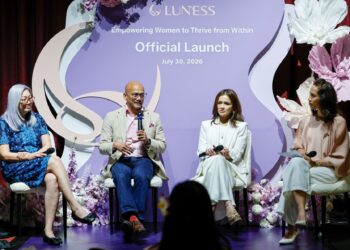 Monitar Tan dan Sazzy Falak berkongsi pengalaman perimenopaus selepas perasmian platform penjagaan kesihatan Luness baru-baru ini.