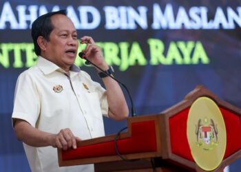 AHMAD MASLAN