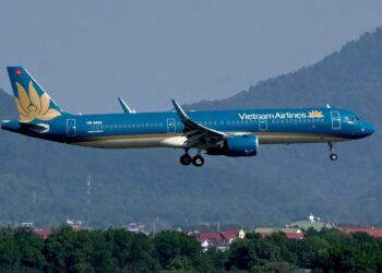 GAMBAR fail sebuah pesawat Vietnam Airlines. - AFP
