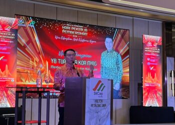NGA Kor Ming ketika berucap pada Majlis Penghargaan Pekerja Pembersihan Negara, semalam.