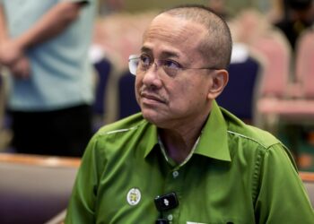 AHMAD Samsuri Mokhtar menjawab pertanyaan pemberita semasa hadir pada Sambutan Hari Renjer Sedunia Tahun 2026 Peringkat Negeri Terengganu di Wisma Darul Iman, Kuala Terengganu. - UTUSAN/PUQTRA HAIRRY