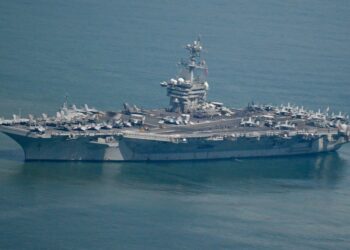 KAPAL pengangkut pesawat USS George Washington tiba di Asia Barat menggantikan USS Abraham Lincoln. - AFP