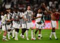 Pemain Juventus, Federico Gatti (tengah), Nico Gonzalez (dua kanan) dan Bremer meraikan kejayaan selepas menewaskan NEC Nijmegen dalam aksi pusingan pertama Liga Europa di Stadium Allianz.-AFP
