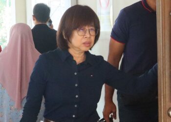 CHEW Ai Keow mengaku tidak bersalah ketika dihadapkan ke Mahkamah Majistret George Town, Pulau Pinang atas tuduhan membantu dan menasihati sebuah syarikat mengemukakan penyata pendapatan yang mengakibatkan cukai terkurang lapor kepada LHDN berjumlah RM2.53 juta. UTUSAN/DANIAL SAAD