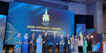 Sultan Nazrin Muizzuddin Shah,  bersama lapan penerima Anugerah Merdeka 2026.