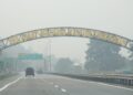 AKTIVITI pembakaran terbuka berskala kecil tetap menjejaskan kualiti udara setempat terutama ketika cuaca panas dan berjerebu.-UTUSAN/MOHD. SHAHJEHAN MAAMIN.