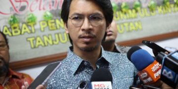 MUHAMMAD Kamil Abdul Munim ditemui pemberita selepas Majlis Penyerahan Cek Sumbangan Peruntukan Perdana Menteri Kepada NGO Perak di Pejabat Penghulu Mukim Hulu Kinta, Tanjung Rambutan, Perak hari ini.