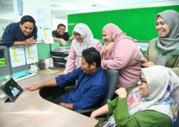 PERKHIDMATAN awam yang berintegriti memerlukan bukan sahaja sistem yang kukuh tetapi juga budaya kerja sihat, adil dan bebas daripada manipulasi.