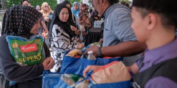 SETIAP wang ringgit yang disalurkan sebagai dana zakat memberi impak langsung kepada pemerkasaan sosioekonomi masyarakat setempat khususnya miskin bandar.