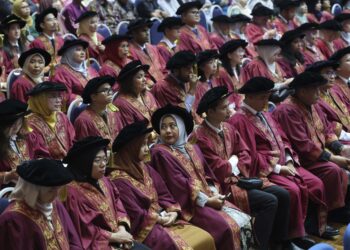 KERANGKA pendidikan tinggi yang baharu hendaklah dibangunkan bukan hanya untuk universiti, tetapi bersama universiti dan seluruh pemegang taruh pendidikan tinggi.
