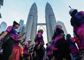 ISLAM mendidik umatnya supaya menjaga lisan serta tidak mencela tubuh badan, memperolok atau memanggil orang lain dengan gelaran yang tidak disenangi. -GAMBAR HIASAN