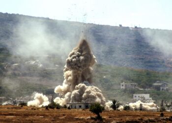 ISRAEL didakwa melakukan pembunuhan beramai-ramai melalui serangan udara di Lubnan. - AFP