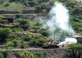 KONFLIK melibatkan Houthi dengan kerajaan yang mendapat sokongan Arab Saudi masih belum diselesaikan di Yemen. - AFP