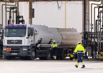 DIESEL yang dijual di Sepanyol adalah kedua termurah di Eropah. - AFP
