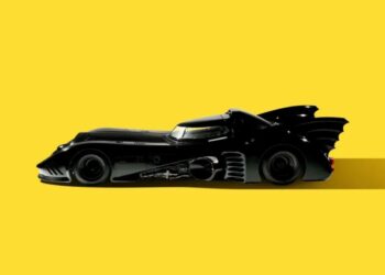 KERETA yang dikenali sebagai Batmobile akan dilelong. - SWNS/Julien's Auctions