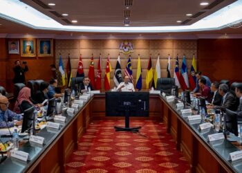 ANWAR (tengah) ketika mempengerusikan Mesyuarat MTPN Bilangan 1 Tahun 2026, hari ini - FACEBOOK ANWAR IBRAHIM