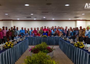 ANWAR Ibrahim mengadakan pertemuan bersama  Majlis Pimpinan Negeri (MPN) KEADILAN Sabah, semalam.-FB ANWAR IBRAHIM