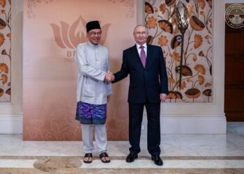 ANWAR Ibrahim mengadakan pertemuan dua hala bersama Vladimir Putin di New Delhi, India,