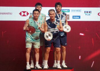 AARON Chia-Soh Wooi Yik bersama Man Wei Chong-Tee Kai Wun.