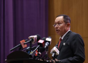 ABD. Halim Aman ketika sidang akhbar di Ibu Pejabat Suruhanjaya Pencegahan Rasuah Malaysia (SPRM), Putrajaya, hari ini. UTUSAN/FAISOL MUSTAFA