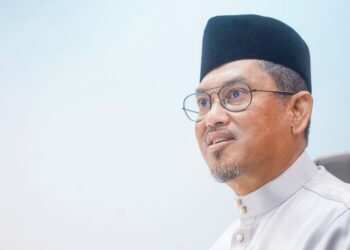 AHMAD FAIZAL AZUMU
