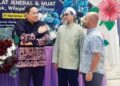 AHMAD Fahmi Ahmad Sarkawi dalam Program Ramah Mesra Konsul Jeneral Malaysia bersama pelajar Sekolah Agama Islam Sirithamwittaya (Pondok Duku), Kampung Duku, Daerah Bacho, Narathiwat, Thailand.
– UTUSAN/RAZALI ZAKARIA