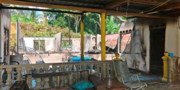 KEADAAN rumah milik Allahyarham Abdul Hamid Jaafar yang musnah akibat kebakaran di Kampung Ajai, Kuala Dong di Raub, Pahang.