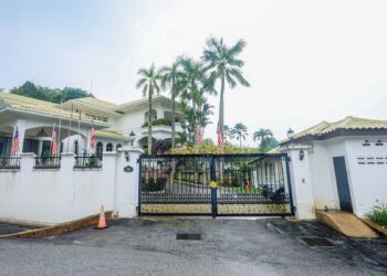 KEDIAMAN Najib Razak di Jalan Langgak Duta, Kuala Lumpur.
