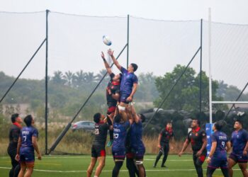 AKSI MBSA Blue Pelican ketika menentang Muamalat Bullets dalam saingan 
Corporate Super Rugby (CSR) 2026 di EV Arena Elmina.