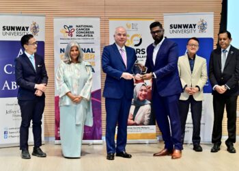 Sultan Nazrin Muizzuddin Shah merasmikan penutup Sidang Kemuncak NCSM × Himalaya Wellness baru-baru ini.