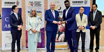 Sultan Nazrin Muizzuddin Shah merasmikan penutup Sidang Kemuncak NCSM × Himalaya Wellness baru-baru ini.