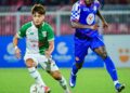 NAZMI Faiz Mansor (kiri) mengawal kemas bola daripada dirampas pemain Kelantan City pada aksi pusingan kedua Piala FA di Stadium Sultan Muhammad IV, Kota Bharu, Kelantan sebentar tadi-IHSAN MFL