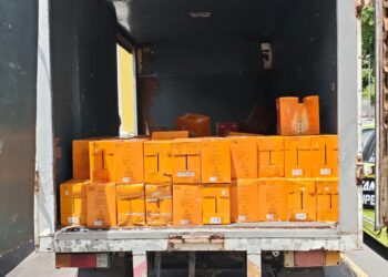 BARANG kes disembunyikan di lokasi tersorok atau di dalam kenderaan yang di parkir diluar outlet. - GAMBAR JKDM