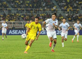 Wan Kuzain sebelum ini mencuri perhatian apabila membuat penampilan sulung bersama Harimau Malaya dalam saingan Piala ASEAN 2026 Julai lalu. - UTUSAN/FARIZ RUSADIO