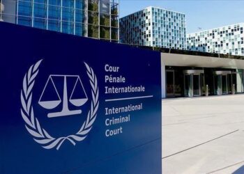 BAGI Malaysia dan masyarakat antarabangsa, tindakan berdiam diri ketika ICC berdepan tekanan politik bererti memilih untuk berkecuali.