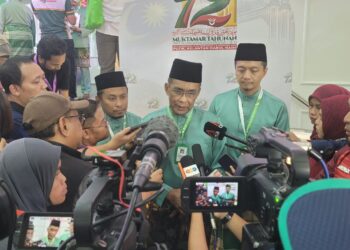 TAKIYUDDIN Hassan semasa sidang akhbar Muktamar Tahunan Pas Ke-72 di Pusat Tarbiah Islamiah Kelantan (Putuk), Pengkalan Chepa, Kota Bharu, Kelantan. - UTUSAN/MUSTAQIM KAMARUZAMAN