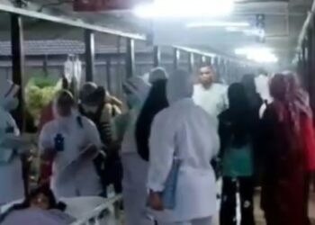 KEBAKARAN kecil merosakkan siling wad kanak-kanak dan wanita di Hospital Jengka di Maran, Pahang.