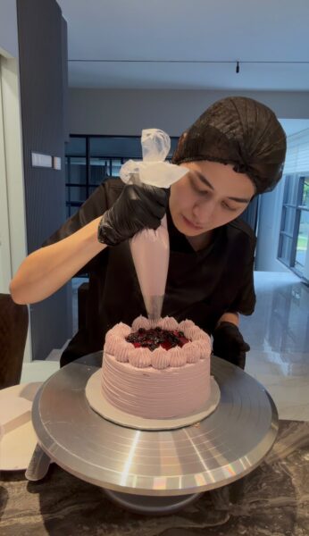 Belajar ‘baking’ sendiri, kek Shima Anuar kini jadi rebutan Belajar ‘baking’ sendiri, kek Shima Anuar kini jadi rebutan