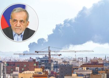 MASOUD PEZESHKIAN (gambar kecil) menafikan Iran memberi sokongan kepada Houthi yang meningkatkan serangan ke atas Arab Saudi. - AFP
