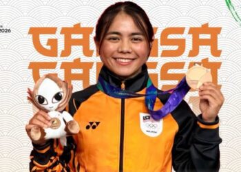 Nurul Izzah Izzati Mohd Asri meraih pingat gangsa dalam acara keirin wanita Sukan Asia Aichi-Nagoya 2026, semalam. - IHSAN MSN