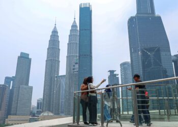 DALAM krisis, kekuatan ekonomi bukan sekadar diukur melalui Keluaran Dalam Negara Kasar (KDNK), rizab atau kedudukan fiskal.