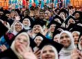 MAHASISWA berilmu, berakhlak dan berjiwa merdeka mampu menjadi suara masyarakat serta pemimpin masa depan yang berintegriti.
