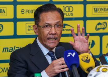 PRESIDEN Persatuan Bolasepak Malaysia (FAM), Datuk Ab Ghani Hassan ketika sidang media selepas Kongres Luar Biasa Kedua FAM 2026. Gambar ISKANDAR ISHAK