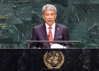 MOHAMAD Hasan menyampaikan kenyataan negara pada Debat Umum Perhimpunan Agung PBB (UNGA) ke-81 di New York, Amerika Syarikat (AS), semalam.-BERNAMA