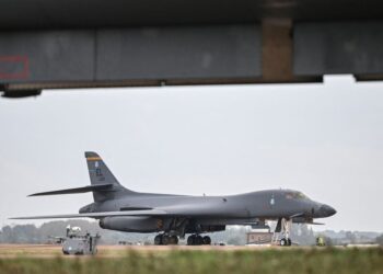 SEBUAH pesawat Tentera Udara AS di Pangkalan RAF, Fairford. - AFP