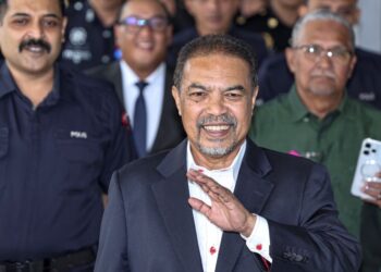 JAMIL Khir Baharom hadir ke Mahkamah Sesyen Kuala Lumpur bagi menghadapi pertuduhan Laporan Suruhanjaya Siasatan Diraja (RCI) Tabung Haji di sini hari ini.-UTUSAN/AMIR KHALID