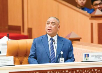 SAARANI Mohamad membentangkan RUU Enakmen Anggota Pentadbiran dan Ahli Dewan Negeri (Saraan) 2026 di Ipoh, Perak, semalam.