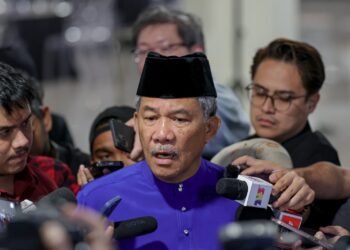 MOHAMAD Hasan bercakap kepada pemberita selepas melawat Laman Media sempena Perhimpunan Agung UMNO (PAU) 2026 di Pusat Dagangan Dunia Kuala Lumpur, hari ini. UTUSAN/FARIZ RUSADIO